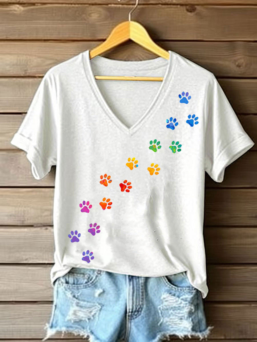 T-shirt coloré de patte de chien des femmes