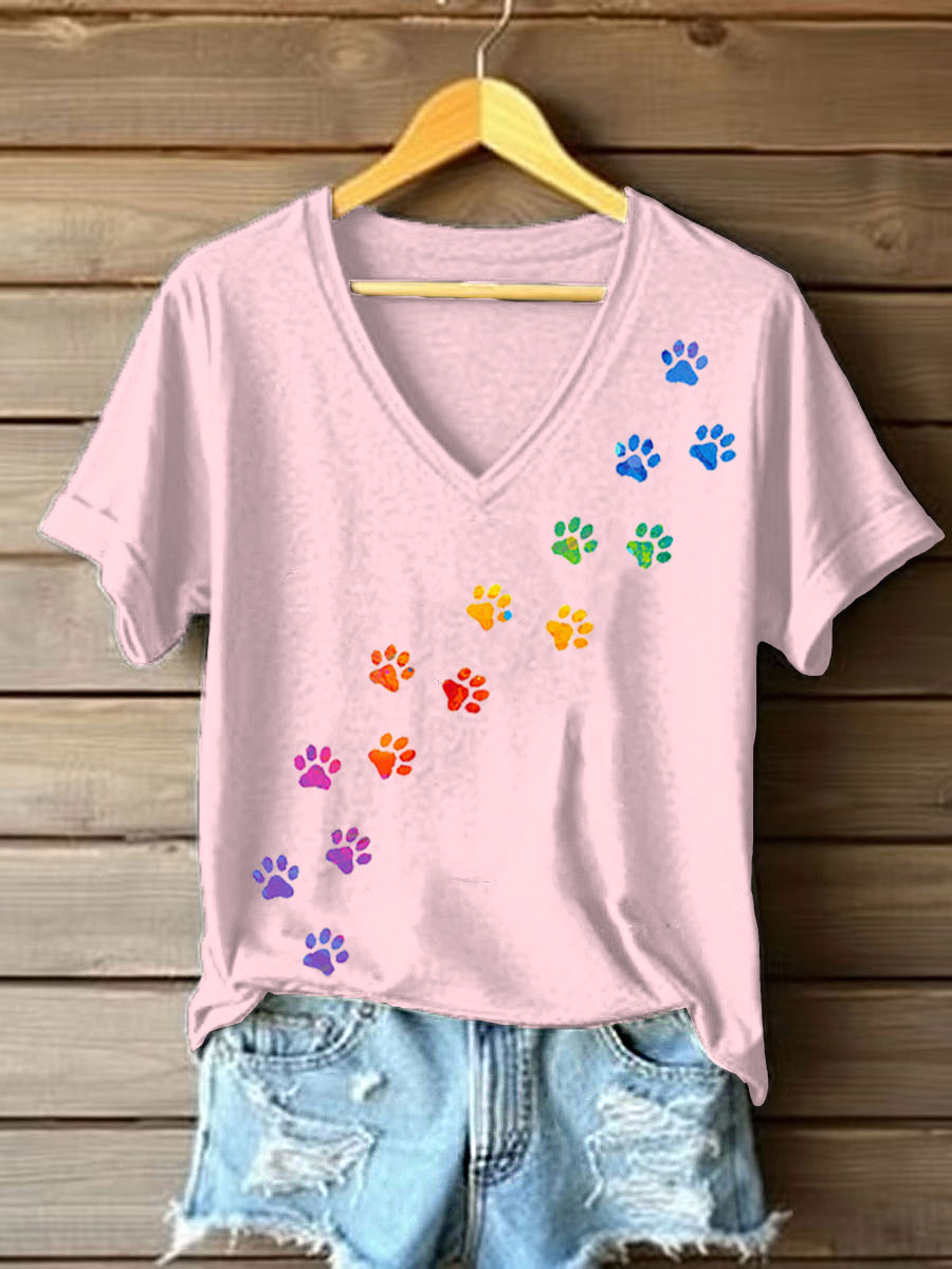 T-shirt coloré de patte de chien des femmes