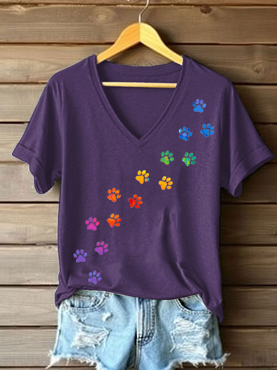 T-shirt coloré de patte de chien des femmes