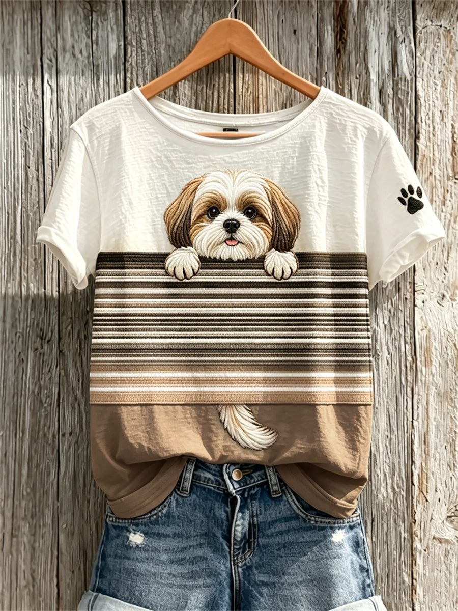 T-shirt femme à manches courtes, motif color-block avec un chien Shih Tzu qui fait coucou et des empreintes de patte