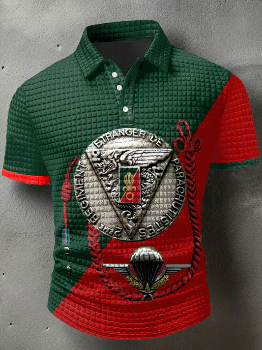 Etranger De Parachutistes Imprimer Waffle Polo Neck à manches courtes T-shirt