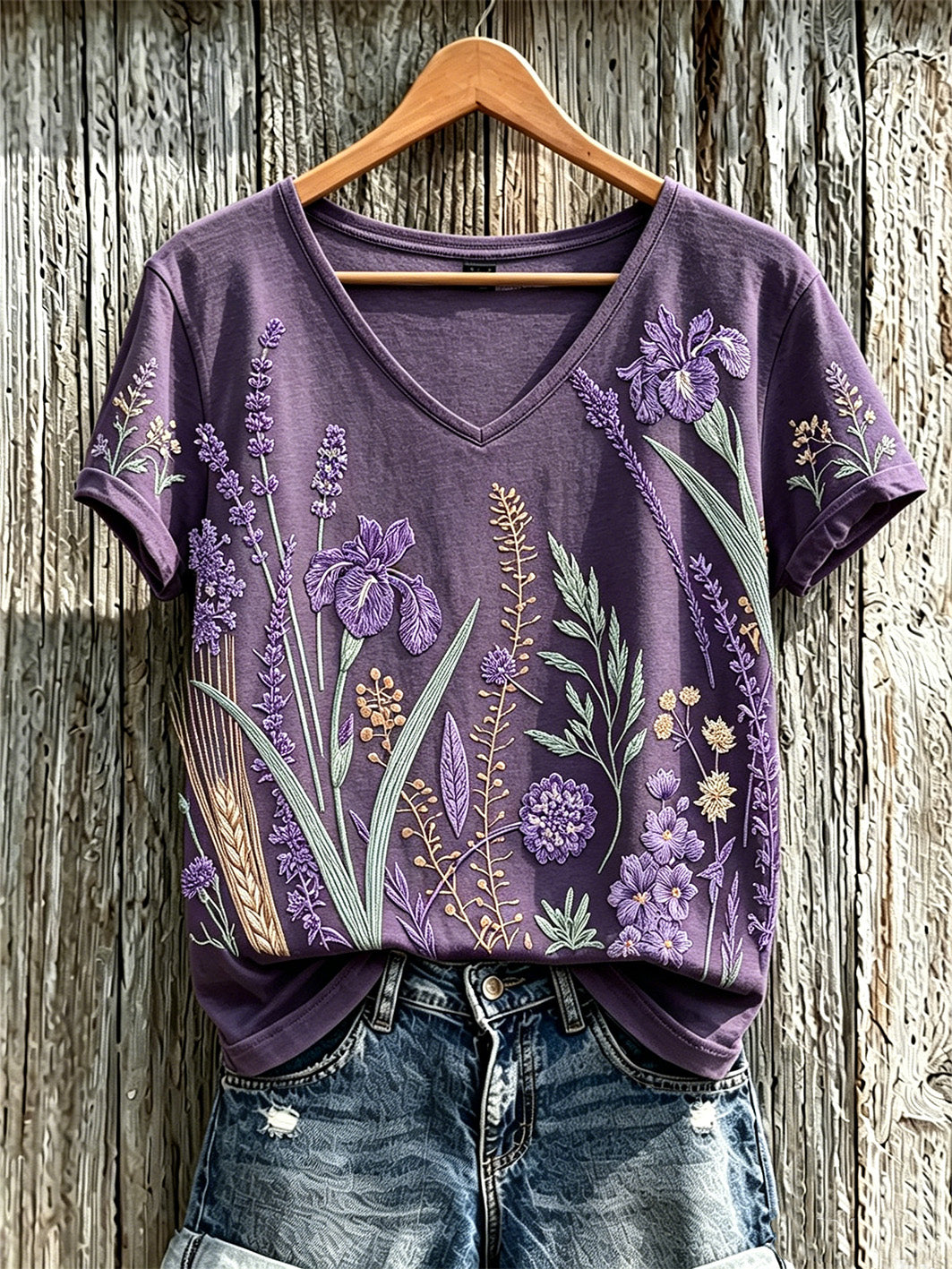 T-shirt décontracté pour femme à imprimé fleurs violette sur fond de plantes